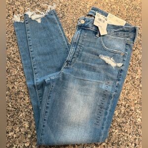 American Eagle Outfitters Women’s Skinny Light Blue Distressed Jeans - NWT - 14R